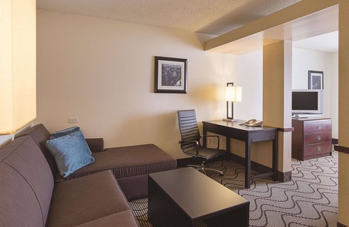 Central Point Hotel | La Quinta Inn & Suites by Wyndham Central Point - Medford