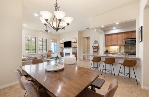 La Quinta Condo | La Quinta Legacy Villas 3 BR/3.5 BA Condo with Mountain Views