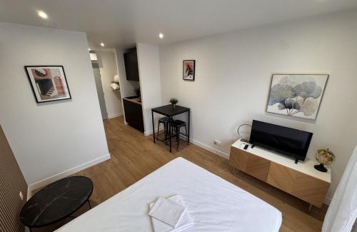 Jouvence House | La Résidence République