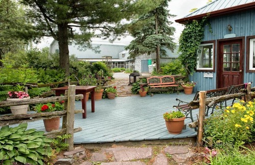 Saint-Valerien-de-Milton House | La Rabouillere, hébergements à la ferme