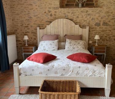 Notre-Dame-du-Pe Bed & Breakfast | La Reboursière