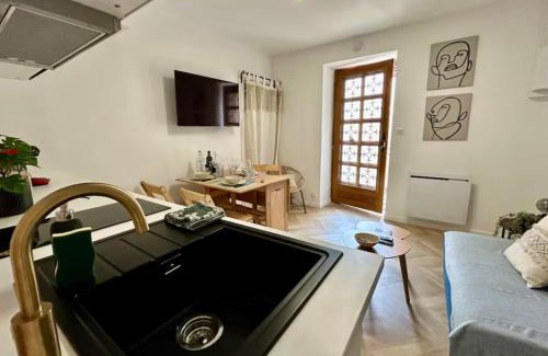Faubourg-Raines Apartment | La reine du faubourg