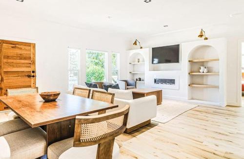 Mid City Villa | LA Retreat: Stylish 3BR Villa