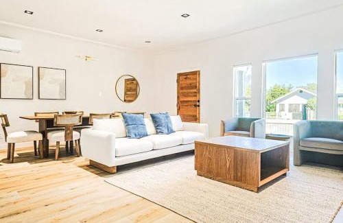 Mid City Villa | LA Retreat: Stylish 3BR Villa