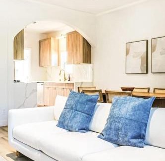 Mid City Villa | LA Retreat: Stylish 3BR Villa