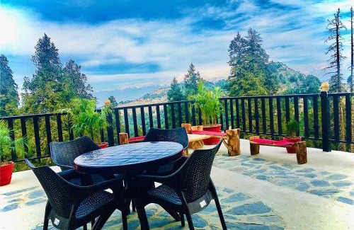 Kanatal Hotel | LA Riqueza Kanatal # Center of Kanatal # Mountain View Rooms # Near to Surkanda Devi Temple # Parking # Rooftop Restaurant with view of Gangotri Mountains