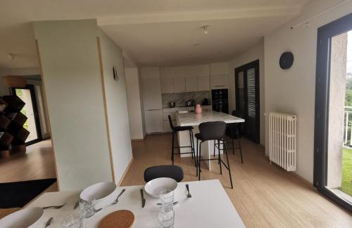 Dole House | La Rive du Doubs - 2 chambres - 5 Pers - 56, Chemin du Canal Du Rhône au Rhin