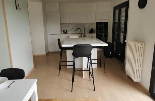 Dole House | La Rive du Doubs - 2 chambres - 5 Pers - 56, Chemin du Canal Du Rhône au Rhin