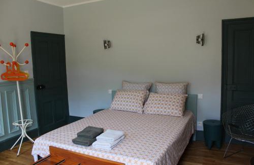 Saint-Sauveur-de-Montagut Bed & Breakfast | La Riveraine et les bicyclettes