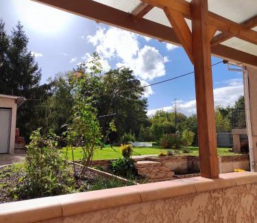 Bruyeres-le-Chatel House | La RIVIERA maison avec rivière et jardin 35Mins de PARIS RER C à 600m pour Tour Eiffel ORLY airport 25km Restaurants et supermarchés proches
