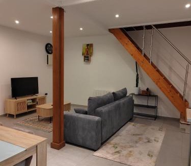Bruyeres-le-Chatel House | La RIVIERA maison avec rivière et jardin 35Mins de PARIS RER C à 600m pour Tour Eiffel ORLY airport 25km Restaurants et supermarchés proches
