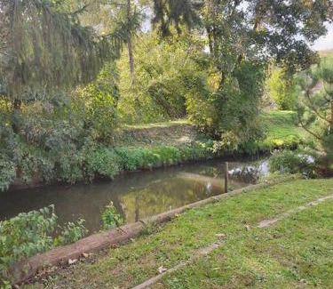 Bruyeres-le-Chatel House | La RIVIERA maison avec rivière et jardin 35Mins de PARIS RER C à 600m pour Tour Eiffel ORLY airport 25km Restaurants et supermarchés proches