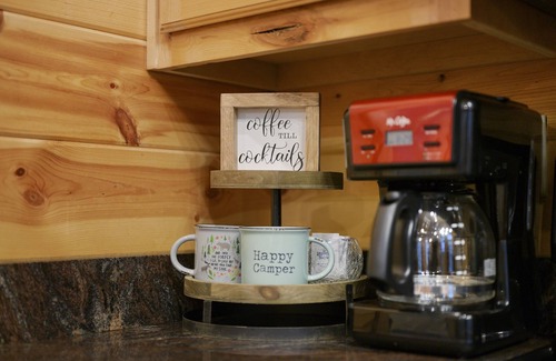 Broken Bow Cabin | LA ROCA - Luxury Couples Cabin, Hot Tub, Outdoor Fireplace, Walk to Dining!