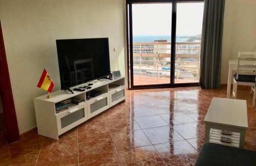 Torremolinos City Centre Apartment | La Roca-Mediterráneo Views, 8th Floor-New Kitchen- POOL- Parking-Air Conditioning, Ceiling Fans & Free WIFI