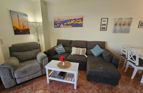Torremolinos City Centre Apartment | La Roca-Mediterráneo Views, 8th Floor-New Kitchen- POOL- Parking-Air Conditioning, Ceiling Fans & Free WIFI
