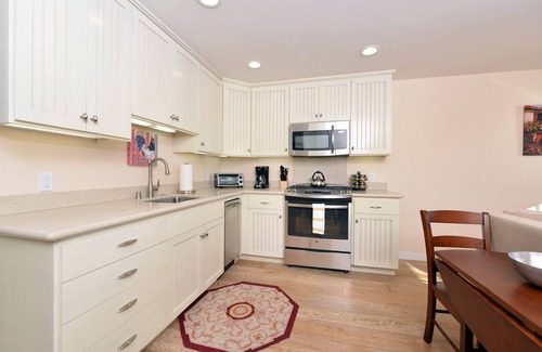 Morro Bay Condo | La Roche 2 Bayfront Condo - Fabulous location on Embarcadero! Dogs welcome!