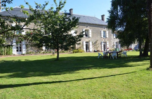 Cherveux Apartment | La Roche Cantin