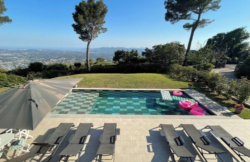 Grasse Apartment | La Roche dor Appartement Avec Piscine vue sur mer
