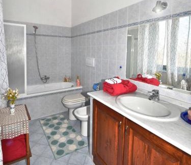 Villafranca dʼAsti House | La Rondinella