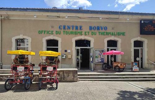 Bourbonne-les-Bains Apartment | La Rosée - Studio Minimaliste à 50m des Thermes - RDC, Wifi, Netflix, smart TV