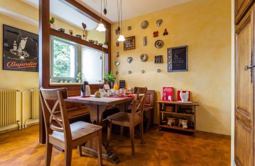 Wintzenheim-Kochersberg House | La Rose Trémière