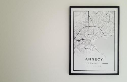 Annecy Apartment | La Roseraie - Apartment 100m from Lake Annecy