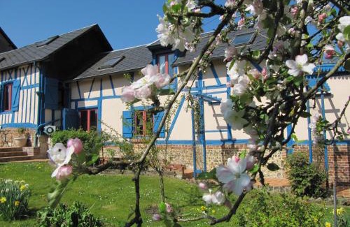 Rosay-sur-Lieure Bed & Breakfast | La Roseraie du Prieure