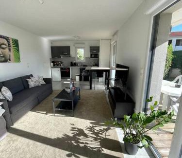 Juncasse - Argoulets Apartment | La Roseraie Toulousaine avec parking privé