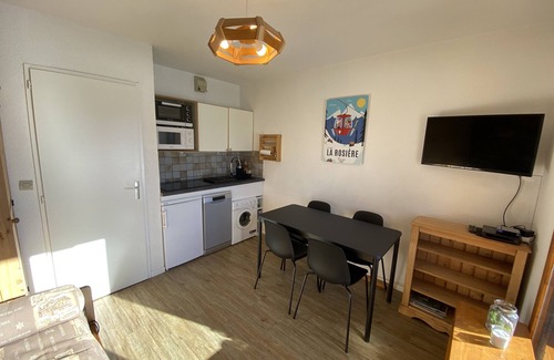 La Rosiere Apartment | La rosiere 2 rooms + mountain corner + covered parking, south facing, wifi