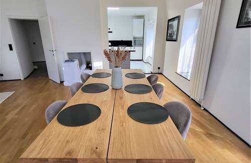 Quartier Royal - Koninklijke Wijk Apartment | La Rotonde-2 bedroom apartment in enchanting Bruxelles with WiFi