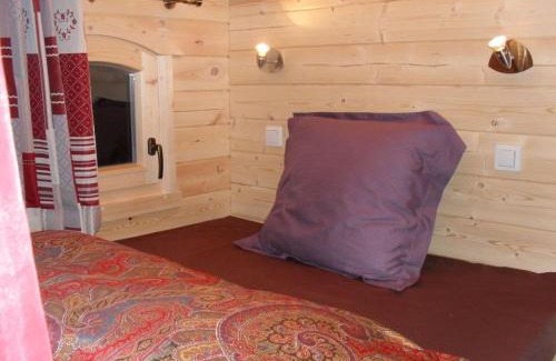 Palogneux Bed & Breakfast | La roulotte a la ferme