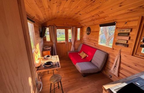 Saintes Apartment | La Roulotte Saintaise