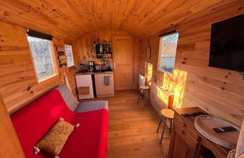 Saintes Apartment | La Roulotte Saintaise