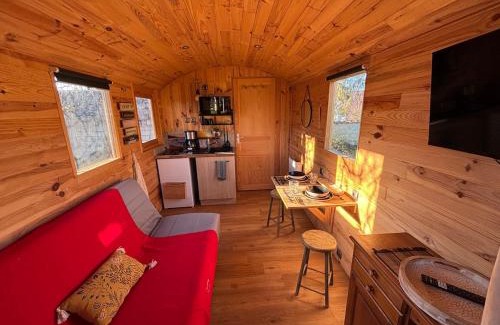 Saintes Apartment | La Roulotte Saintaise