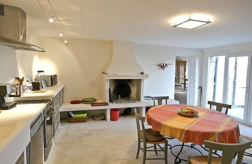 Murs House | La Rourette: spacious house, breathtaking views, large pool