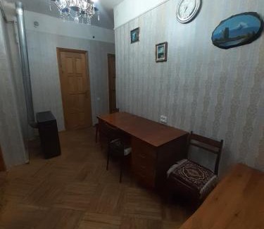 Alaverdi Apartment | LA's Apartment with closed parking