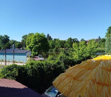 Bellerive-sur-Allier Apartment | La Salamandre, studio cosy au bord de l'eau