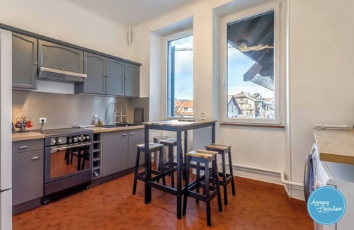 Menthon-Saint-Bernard Apartment | La Savoyarde - T2 apartment close to the lake.