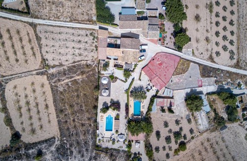 Chinorlet House | LA SIERRA CASA - Beautiful villa with huge garden swimming pool and games room