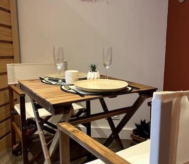 Muret Apartment | La suite, avec jacuzzi & sauna