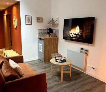 Muret Apartment | La suite, avec jacuzzi & sauna