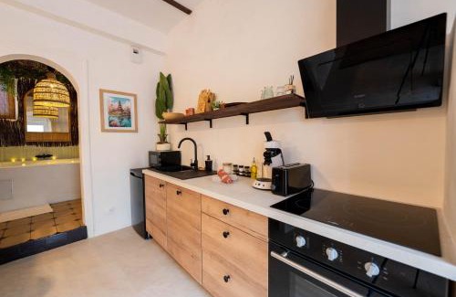 Hennebont Apartment | La Suite Balinaise