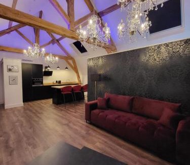Boissettes Apartment | La suite Baroque jacuzzi au cœur du château de Boissettes