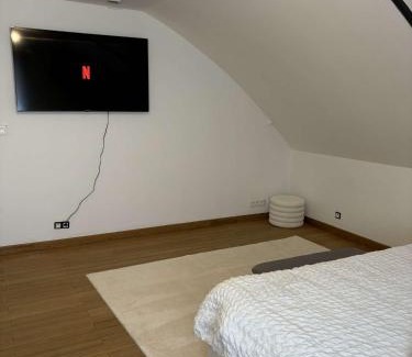 Guitrancourt House | La suite bohème
