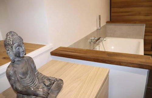 Lobbes Apartment | La Suite d'Ondine