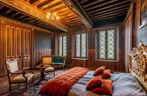 Chevigny-en-Valiere Bed & Breakfast | La "Suite" du Château de Chevigny-en-Valière comprenant deux chambres séparées, située à 12 minutes de la célèbre ville de Beaune