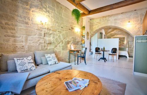 Uzes Apartment | La suite du Duché