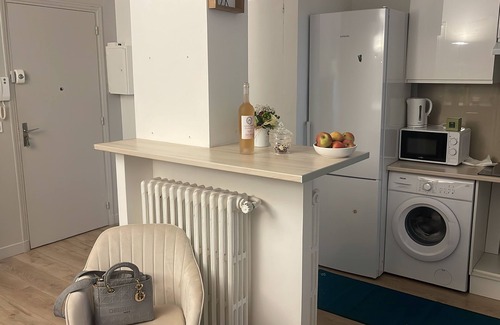 Republique–Point-du-Jour Apartment | La Suite du Parc des Princes