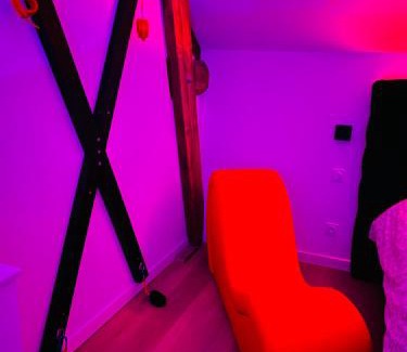 Vignoles Apartment | La suite Grand Cru et BDSM 3 minutes de Beaune