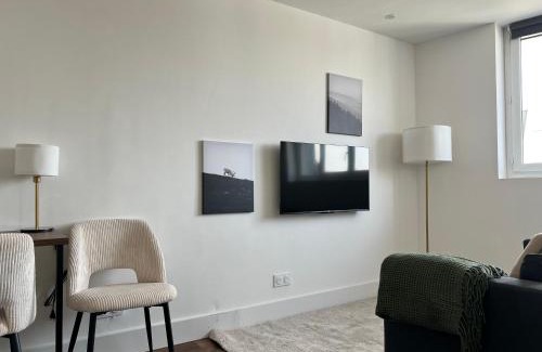 Arras Apartment | La suite - King bed - Spacieux - Calme